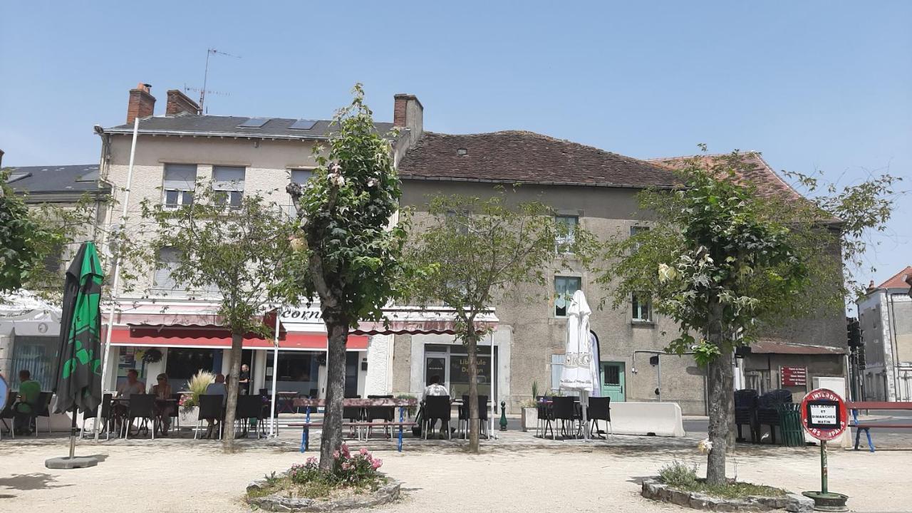 Maison En Ville Avec Terrasse Ensoleillee Et Wi-Fi Magnac-Laval Екстер'єр фото