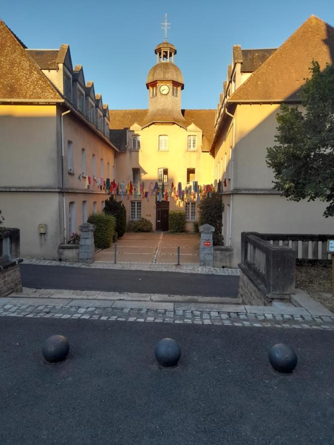 Maison En Ville Avec Terrasse Ensoleillee Et Wi-Fi Magnac-Laval Екстер'єр фото