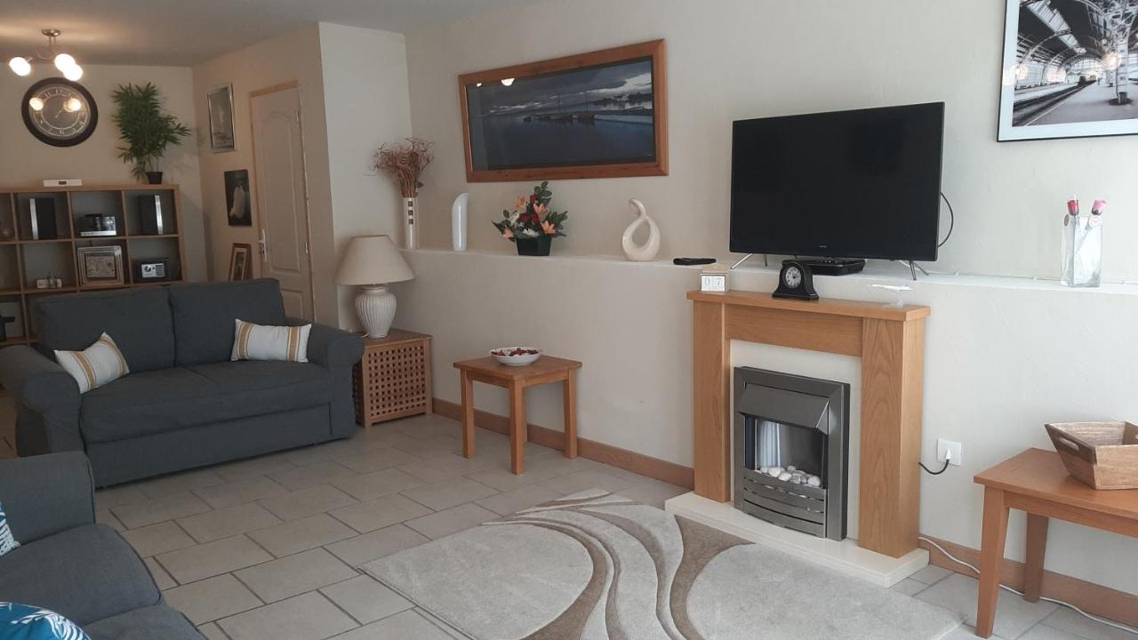 Maison En Ville Avec Terrasse Ensoleillee Et Wi-Fi Magnac-Laval Екстер'єр фото